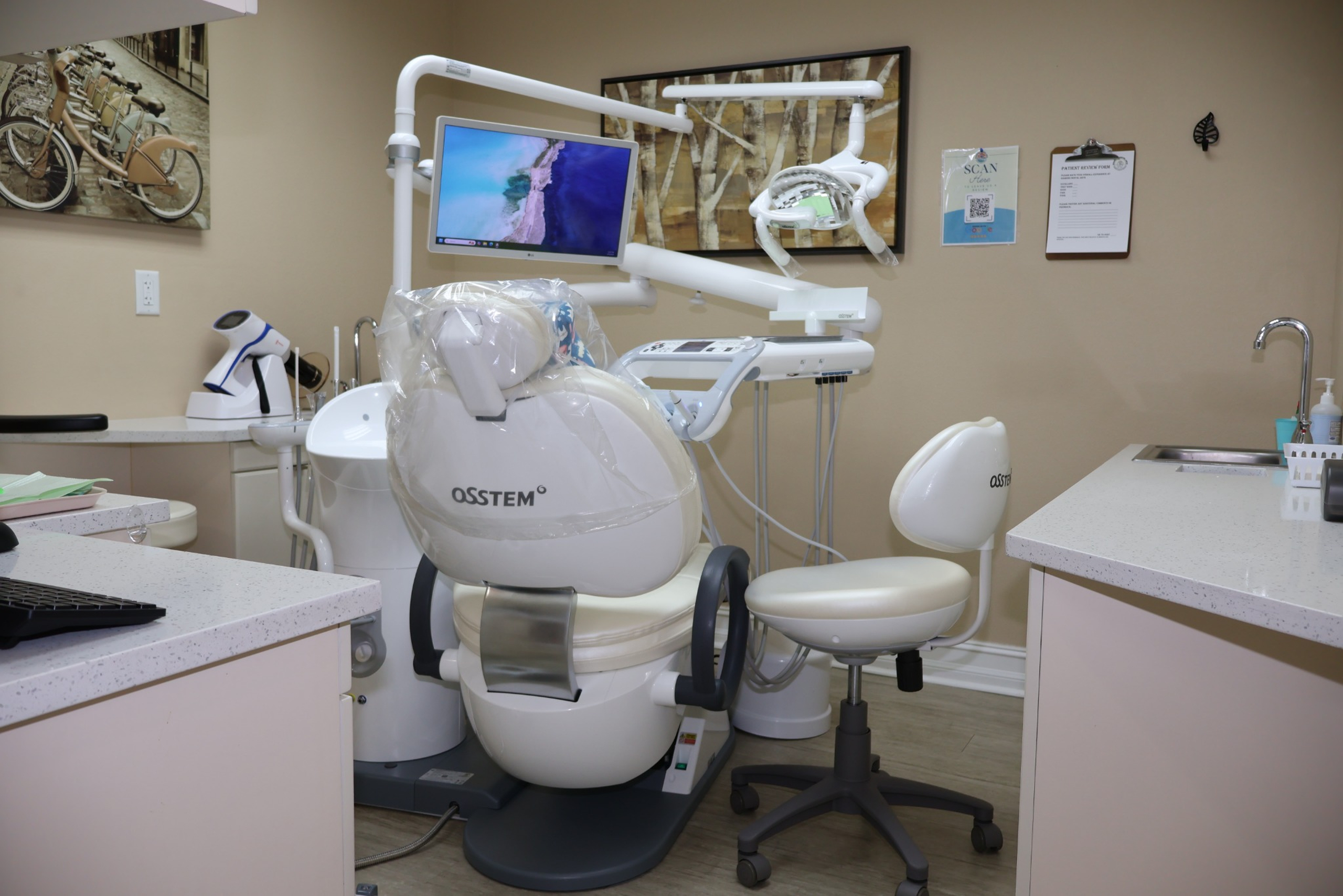 Modern treatment room at Diamond Dental Arts in Punta Gorda, Florida